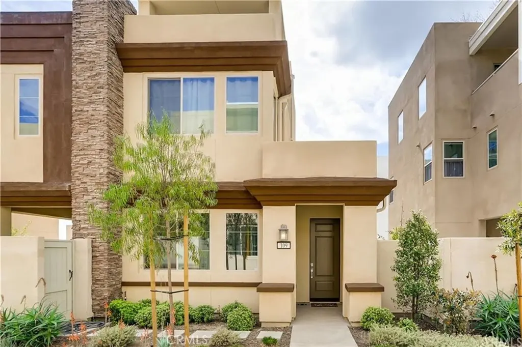 Residential Lease for rent at 109 Interval, Irvine, Orange County, CA featuring 3 beds and 4 baths