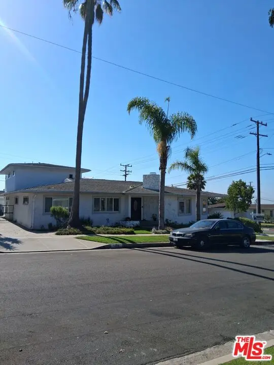Single Family Residence for sale at 5424 S Sherbourne Drive, Los Angeles, CA featuring 5 beds and 4 baths