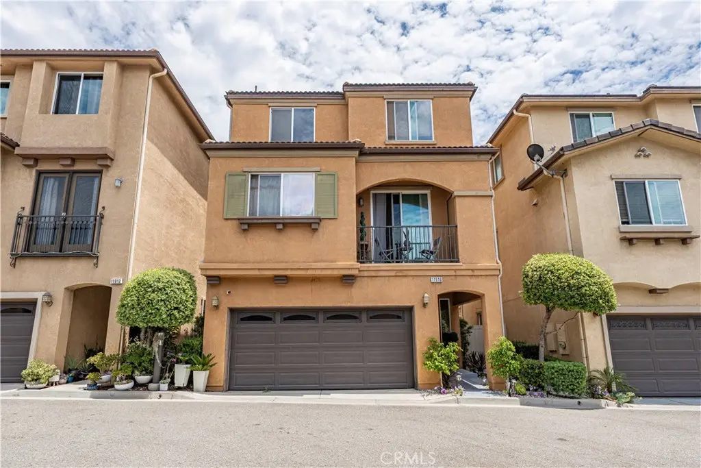 Single Family Residence for sale at 11916 Manzanilla Lane, Los Angeles, CA featuring 4 beds and 3 baths