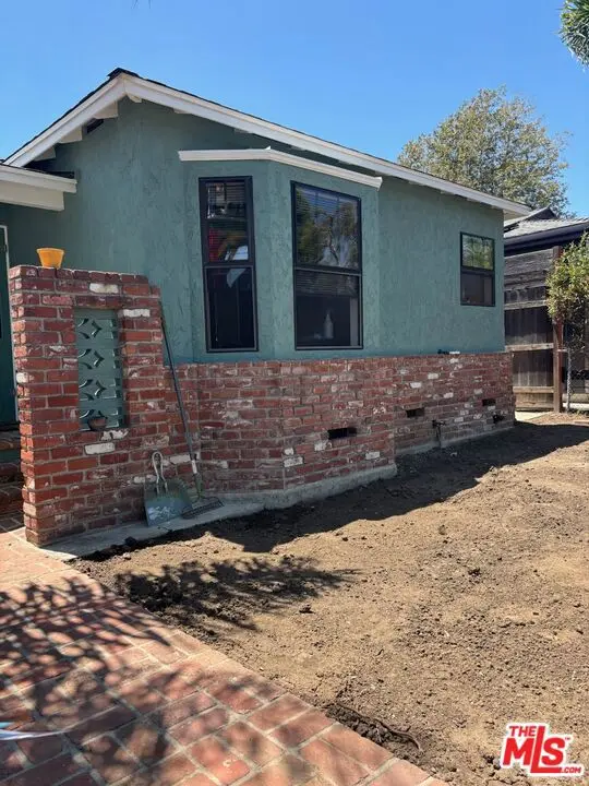 Single Family Residence for sale at 3497 Redwood Avenue, Los Angeles, CA featuring 2 beds and 2 baths