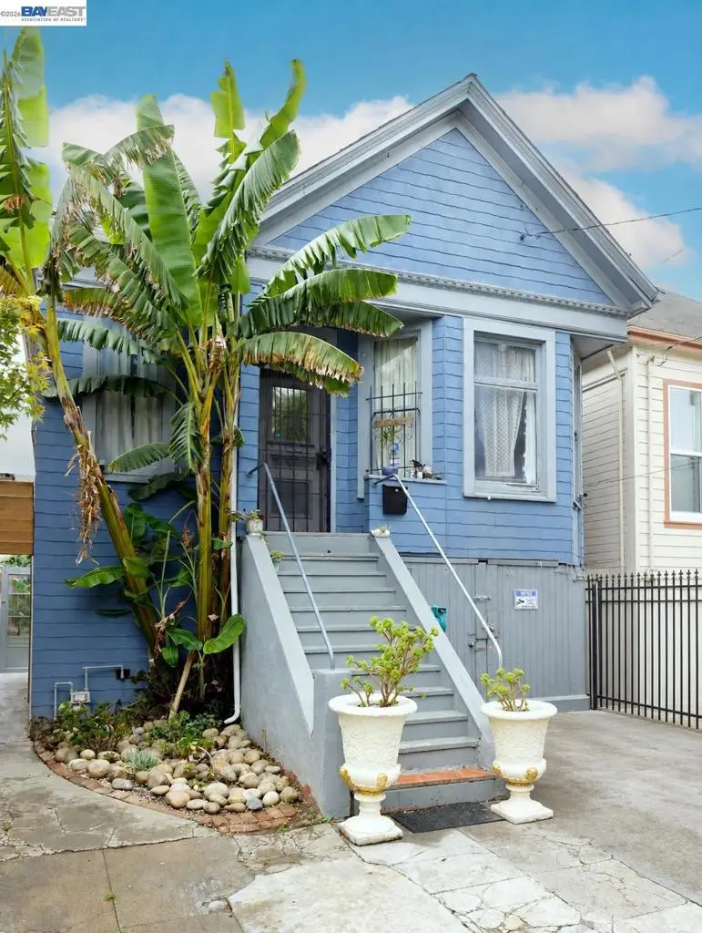 Single Family Residence for sale at 1538 16Th Ave, Oakland, CA featuring 3 beds and 2 baths