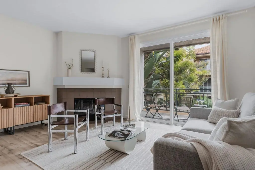 Condominium for sale at 2150 Camino De La Reina 216, San Diego, CA featuring 1 bed and 1 bath