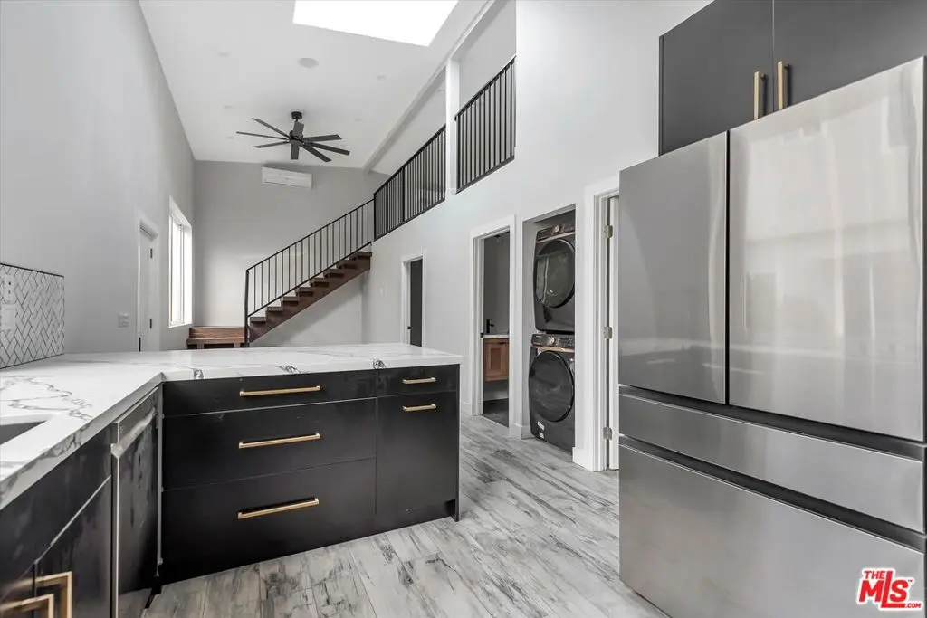 Residential Lease for rent at 12420 Idaho Avenue, Los Angeles, Los Angeles County, CA featuring 2 beds and 1 bath