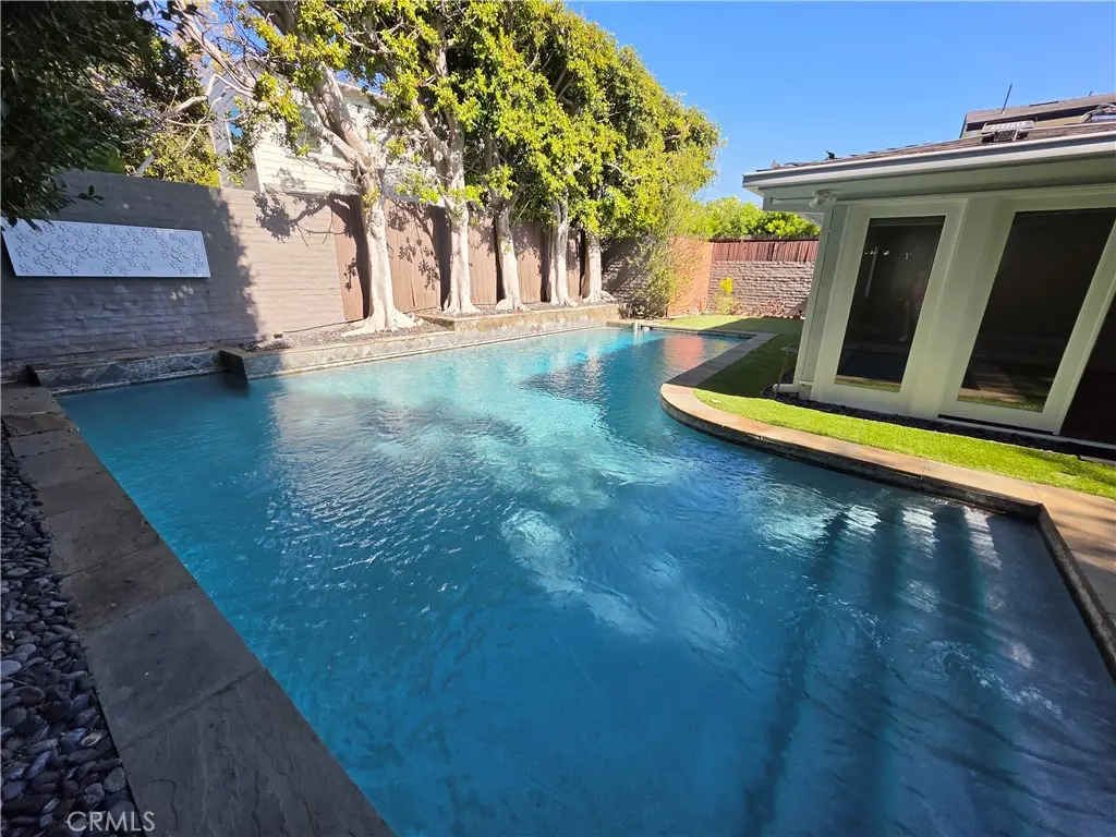 Residential Lease for rent at 310 S Thurston, Los Angeles, Los Angeles County, CA featuring 3 beds and 2 baths