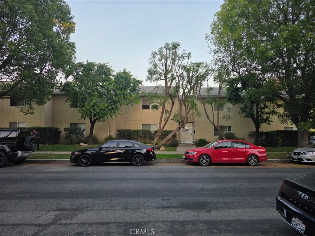 Condominium for sale at 4558 Willis 114, Los Angeles, CA featuring 2 beds and 2 baths