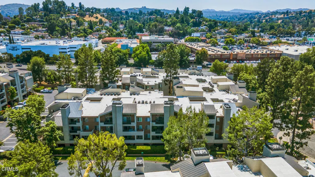 Condominium for sale at 5500 Owensmouth Avenue 104, Los Angeles, CA featuring 2 beds and 2 baths