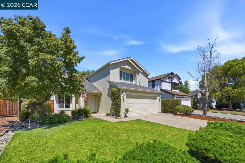 Single Family Residence for sale at 364 Flaming Oak Dr, Pleasant Hill, CA featuring 4 beds and 3 baths