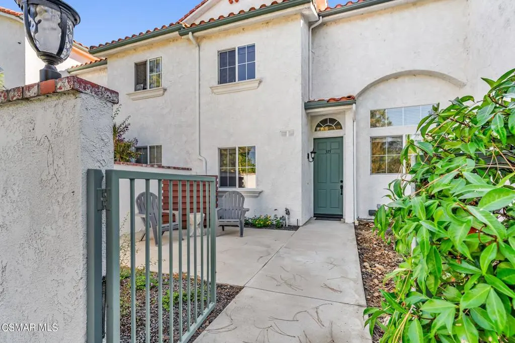 Townhouse for rent at 315 Westlake Vista Lane, Thousand Oaks, CA featuring 3 beds and 3 baths