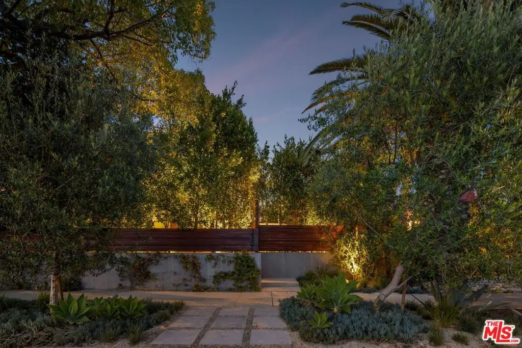 2106 Glyndon Avenue, Venice, CA — listing photo 1
