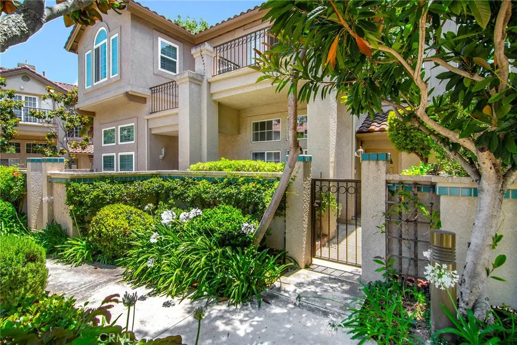 618 Warwick Avenue, Thousand Oaks, CA — listing photo 1