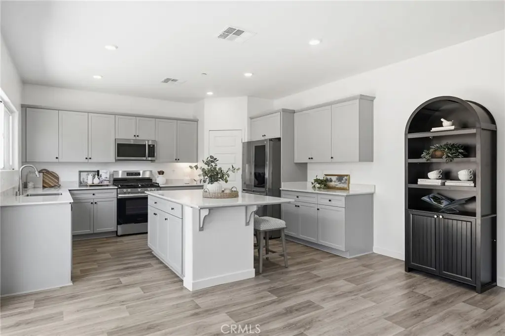 9634 Maple Terrace Lane, Shafter, CA — listing photo 1