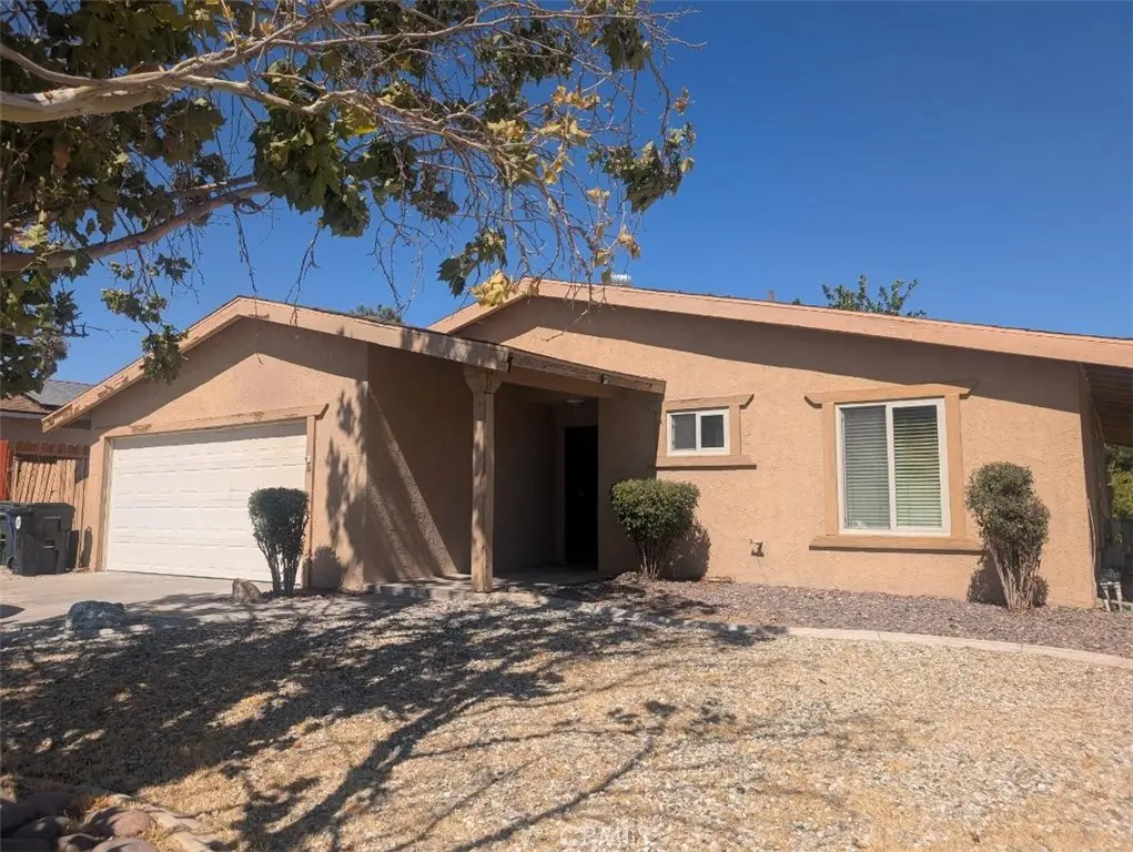 13887 Oakmont Drive, Victorville, CA — listing photo 1