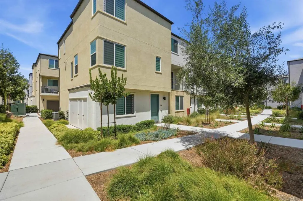 Townhouse for sale at 5491 SEACLIFF PL 108, San Diego, CA featuring 4 beds and 4 baths