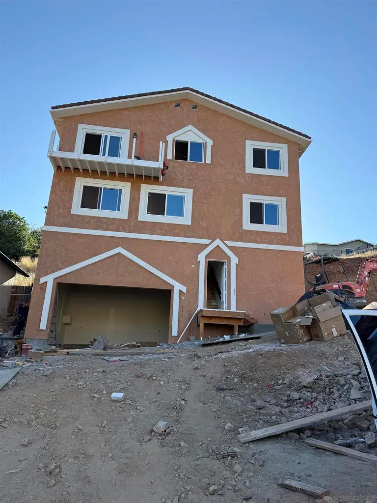 1302 La Presa, Spring Valley, CA — listing photo 1