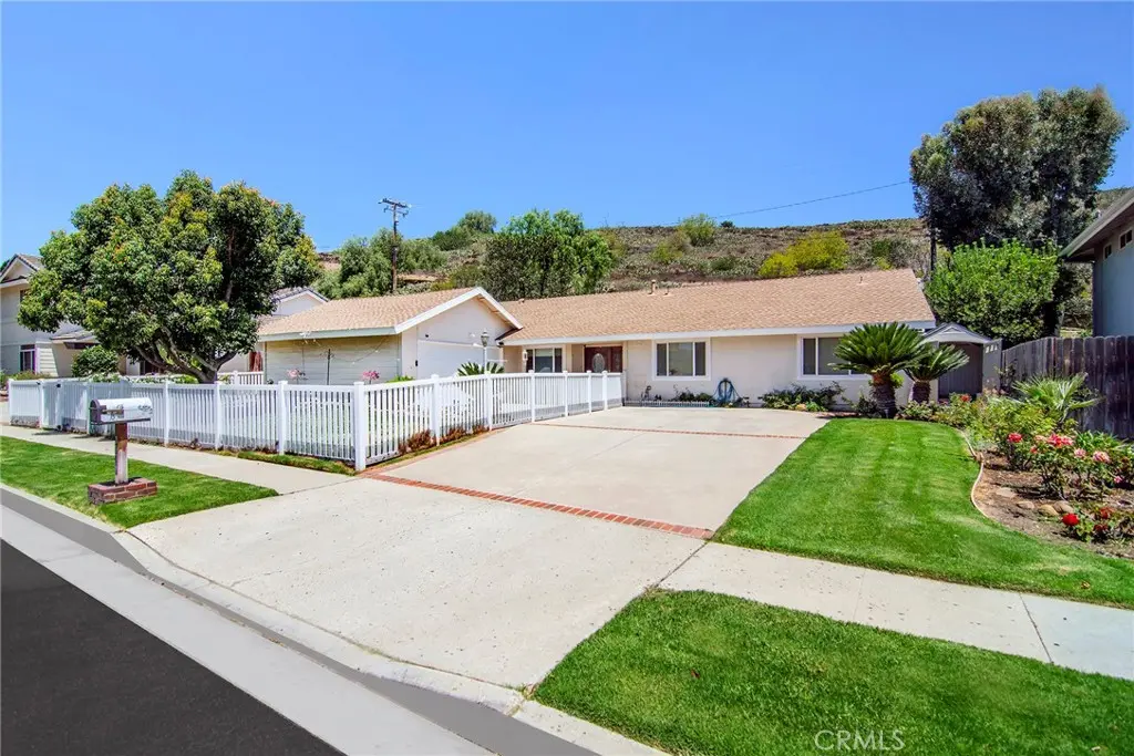 3976 Verde Vista Drive, Thousand Oaks, CA — listing photo 1