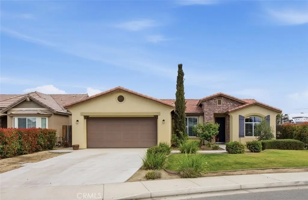 1906 McIntosh Way, Bakersfield, CA — listing photo 1