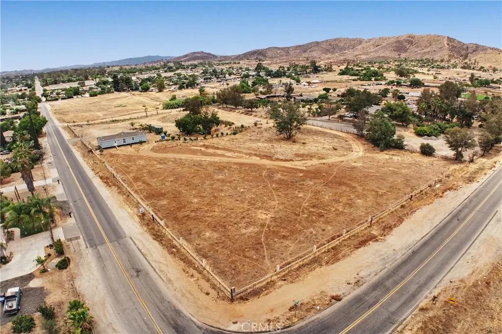 343 220-026, Perris, CA — listing photo 1