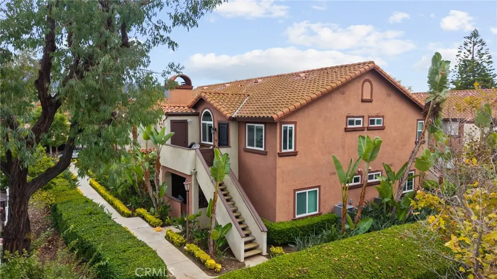 Condominium for rent at 7 Rosa, Rancho Santa Margarita, CA featuring 2 beds and 2 baths