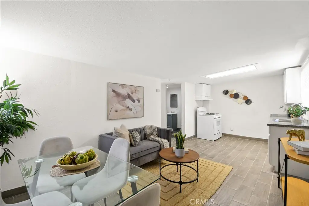 Triplex for rent at 3008 N Arrowhead A, San Bernardino, CA featuring 1 bed and 1 bath