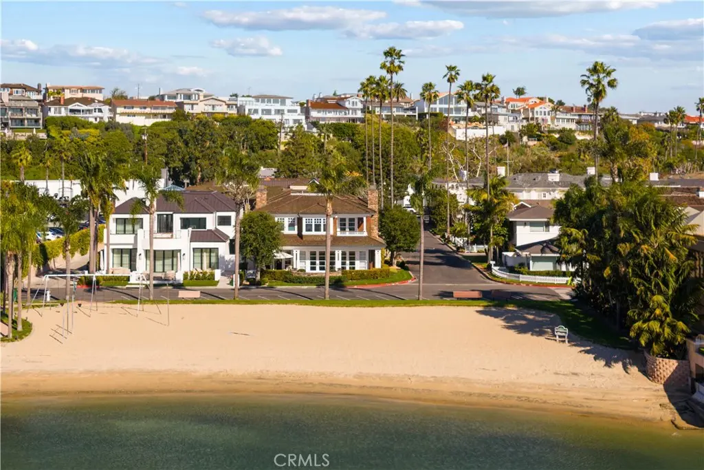 Residential Lease for rent at 2411 Bayshore, Newport Beach, Orange County, CA featuring 4 beds and 5 baths