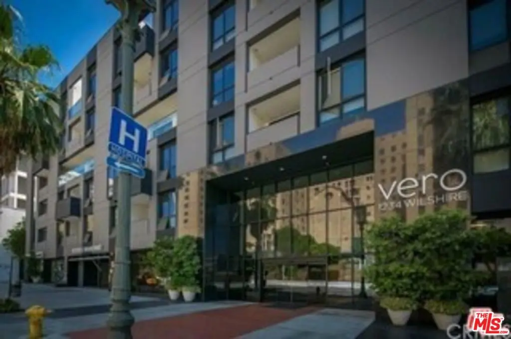 Residential Lease for rent at 1234 Wilshire Boulevard 232, Los Angeles, Los Angeles County, CA featuring 2 beds and 2 baths