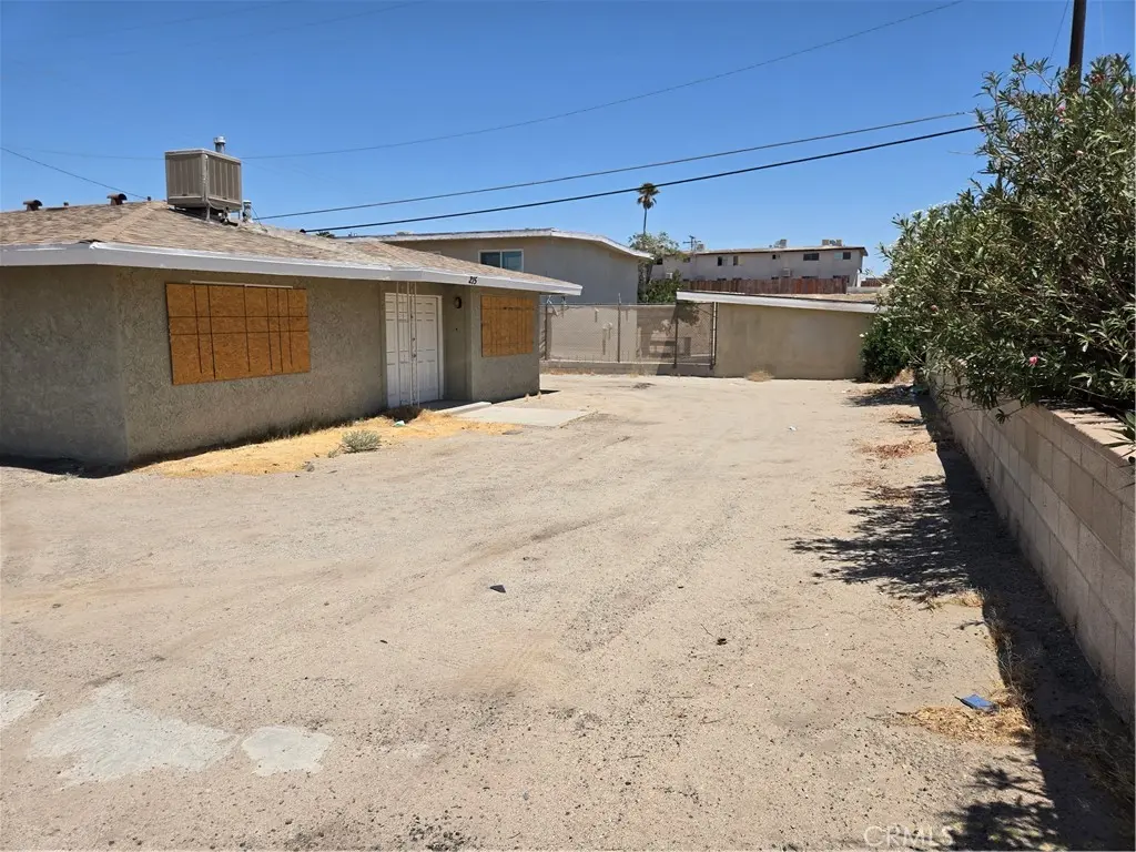 215 W Grace, Barstow, CA — listing photo 1
