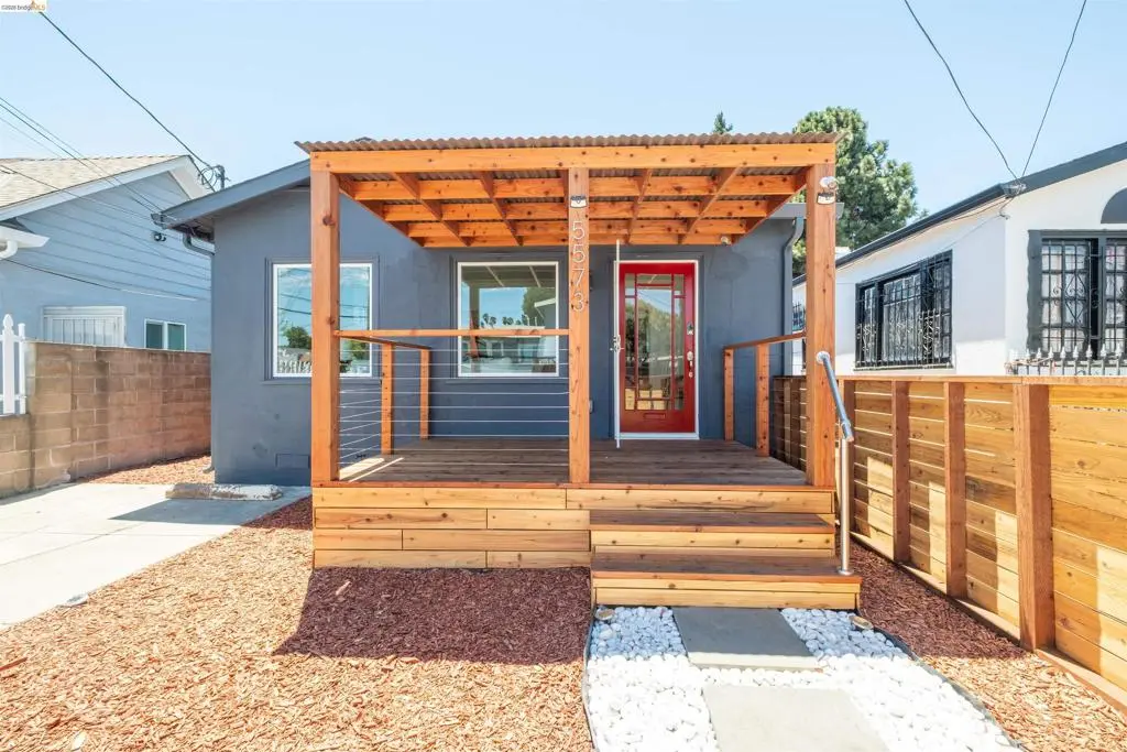 Single Family Residence for sale at 5573 Harvey Ave, Oakland, CA featuring 3 beds and 2 baths