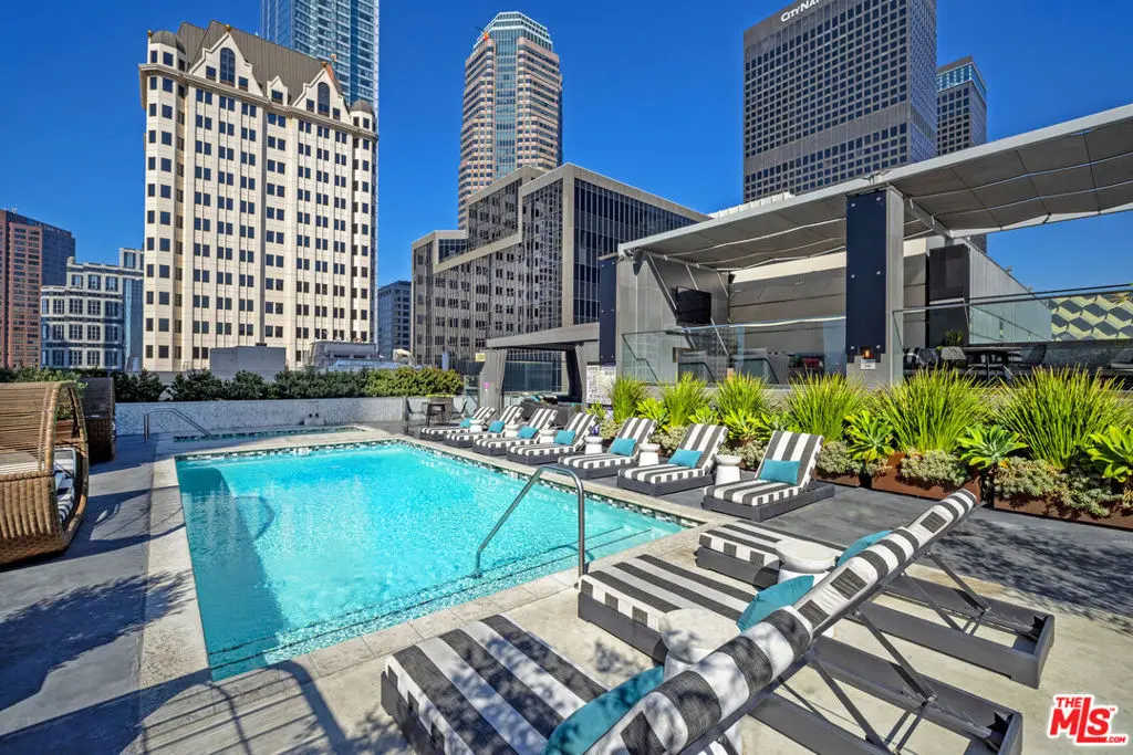 Residential Lease for rent at 727 W 7th Street 919, Los Angeles, Los Angeles County, CA featuring 2 beds and 2 baths