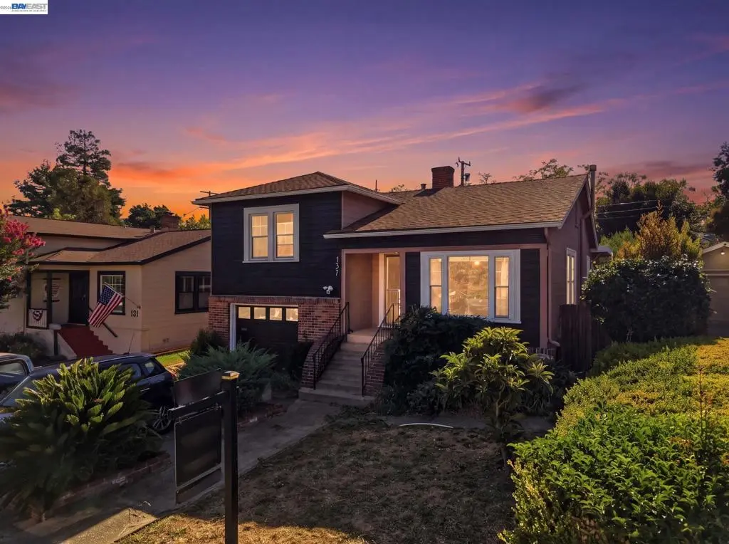 Single Family Residence for sale at 137 Viewmont Avenue, Vallejo, CA featuring 2 beds and 2 baths