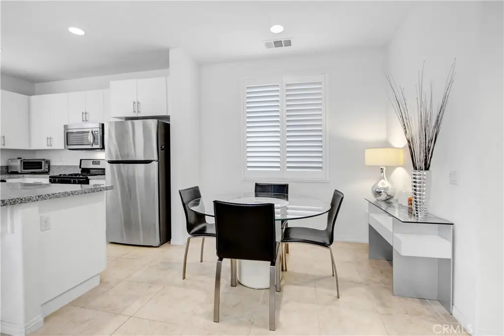 Residential Lease for rent at 27 Linden, Temple City, Los Angeles County, CA featuring 3 beds and 3 baths