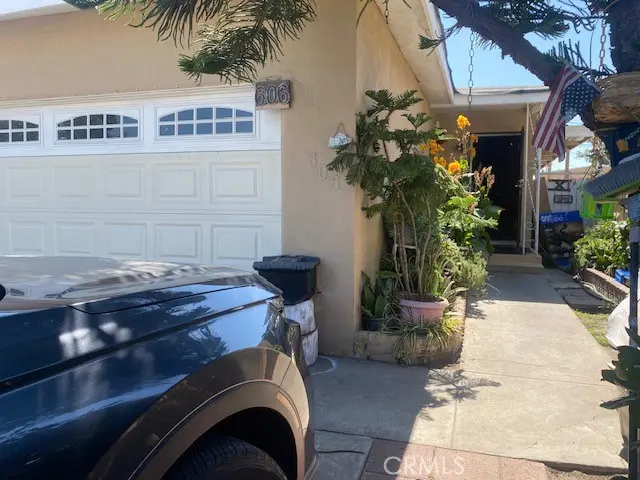 Duplex for sale at 604 W 83rd, Los Angeles, CA