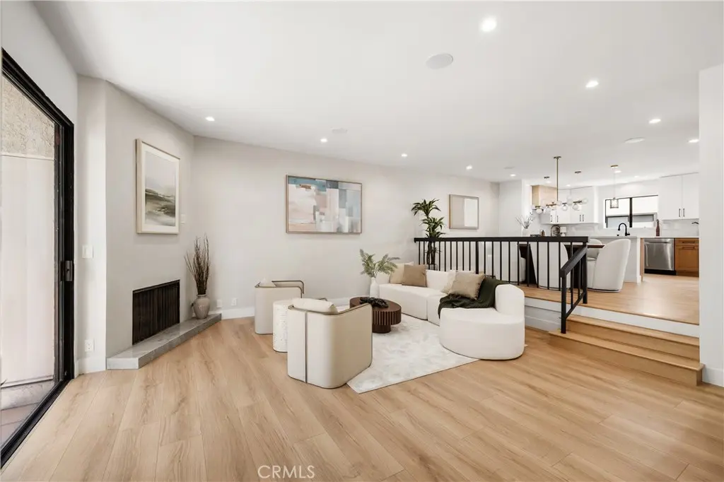 5711 Owensmouth 125, Woodland Hills, CA — listing photo 1