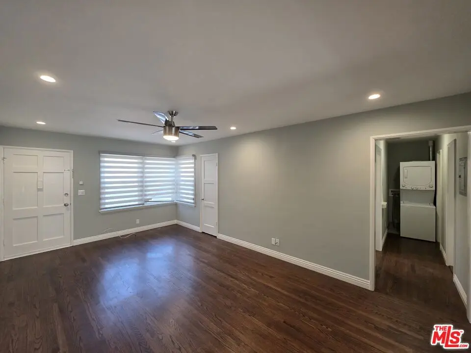 Residential Lease for rent at 102 Gaviota Avenue 106, Long Beach, Los Angeles County, CA featuring 1 bed and 1 bath