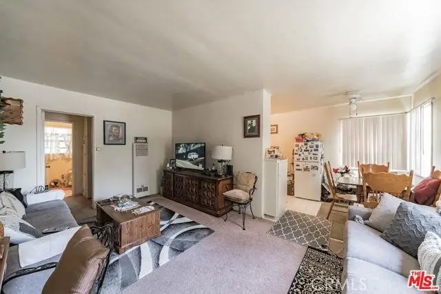 Residential Lease for rent at 241 E Washington 2, Pasadena, Los Angeles County, CA featuring 1 bed and 1 bath