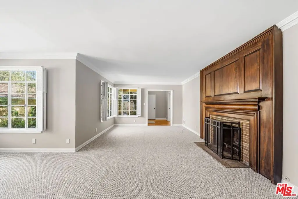 Residential Lease for rent at 951 Masselin Avenue, Los Angeles, Los Angeles County, CA featuring 3 beds and 2 baths