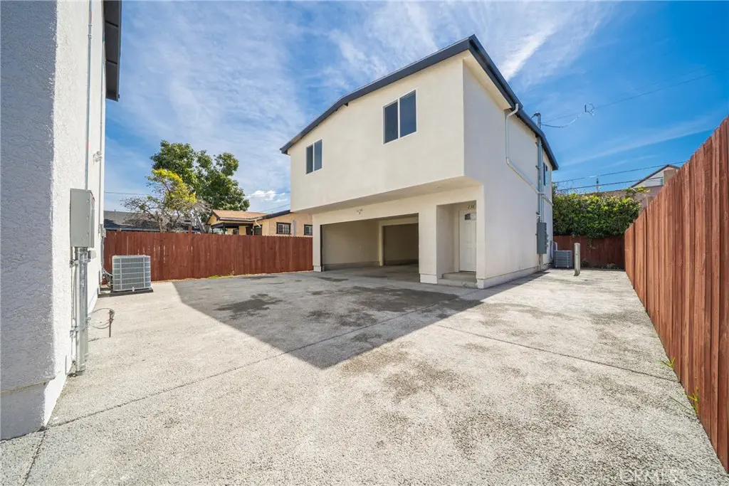 Residential Lease for rent at 238 W 84th, Los Angeles, Los Angeles County, CA featuring 3 beds and 1 bath