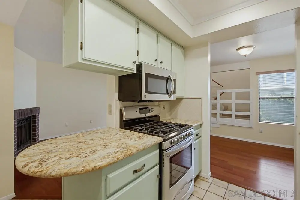 Condominium for sale at 13221 Westmark 28, Poway, CA featuring 2 beds and 3 baths