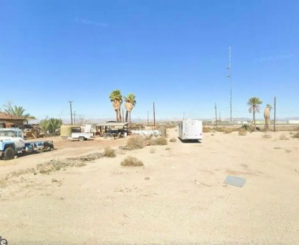 262 E 1st St, Niland, CA — listing photo 1