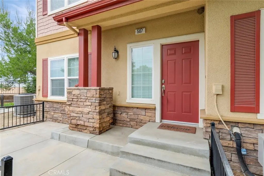 Townhouse for rent at 1510 Orange Avenue 507, Redlands, CA featuring 3 beds and 3 baths