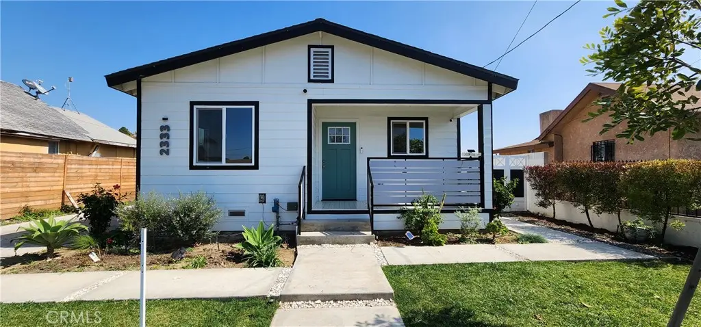 Duplex for rent at 2333 Evergreen Street, Santa Ana, CA featuring 3 beds and 2 baths