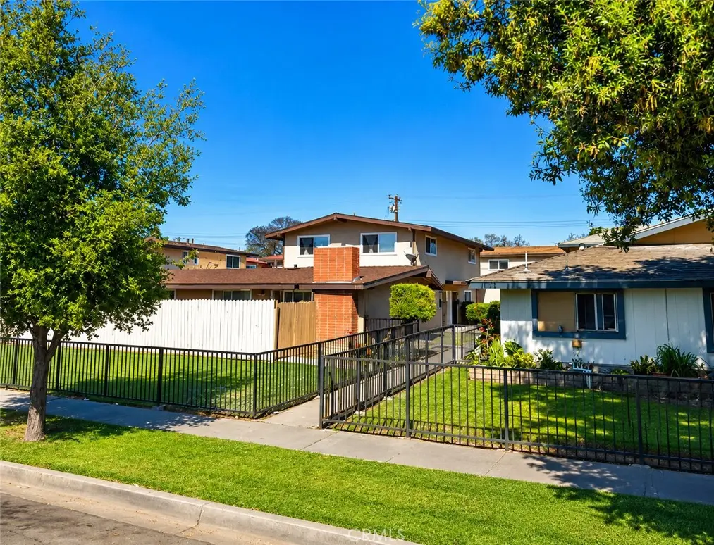 1613 Cedar, Santa Ana, CA — listing photo 1