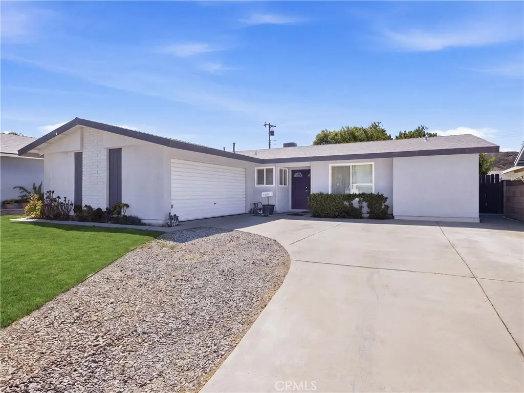 21052 Kingscrest, Saugus, CA — listing photo 1