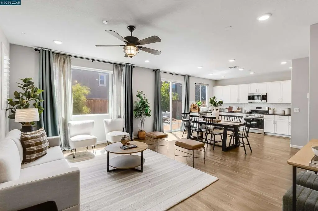 Single Family Residence for sale at 136 Davisco Dr, Oakley, CA featuring 3 beds and 3 baths