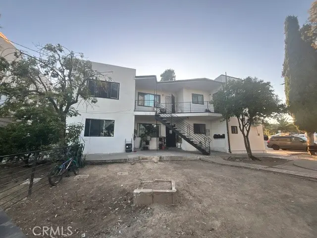 Apartment for sale at 5210 Oakland, Los Angeles, CA