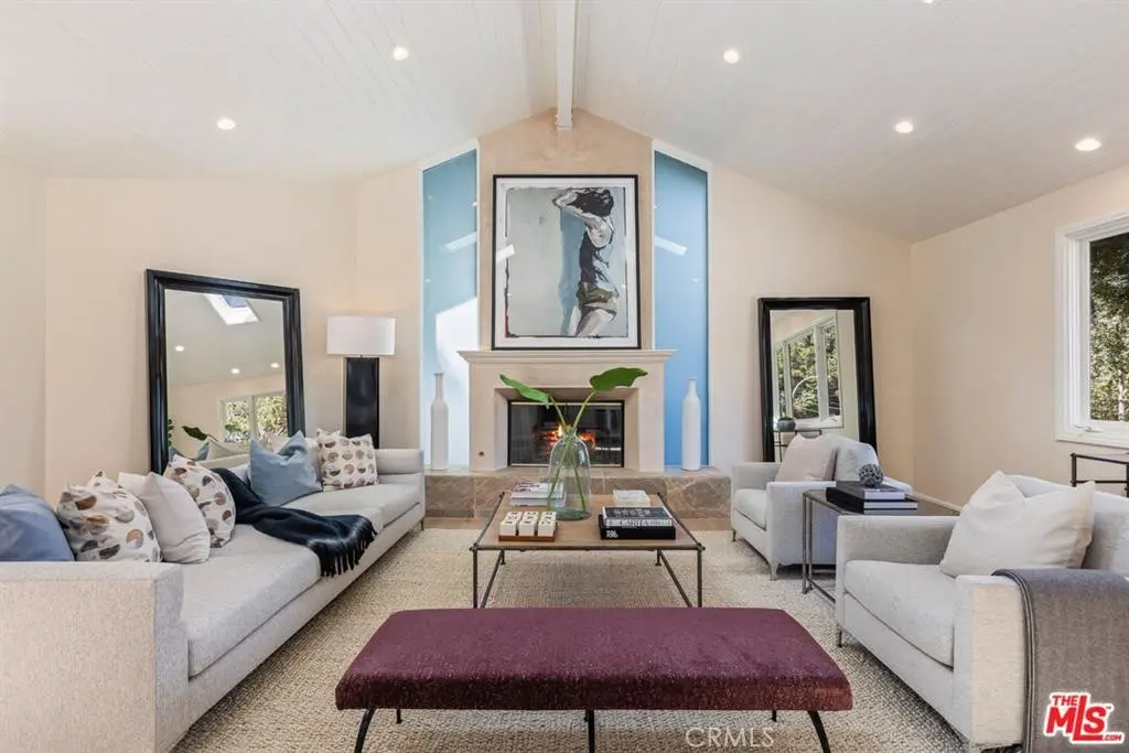3217 Longridge, Sherman Oaks, CA — listing photo 1