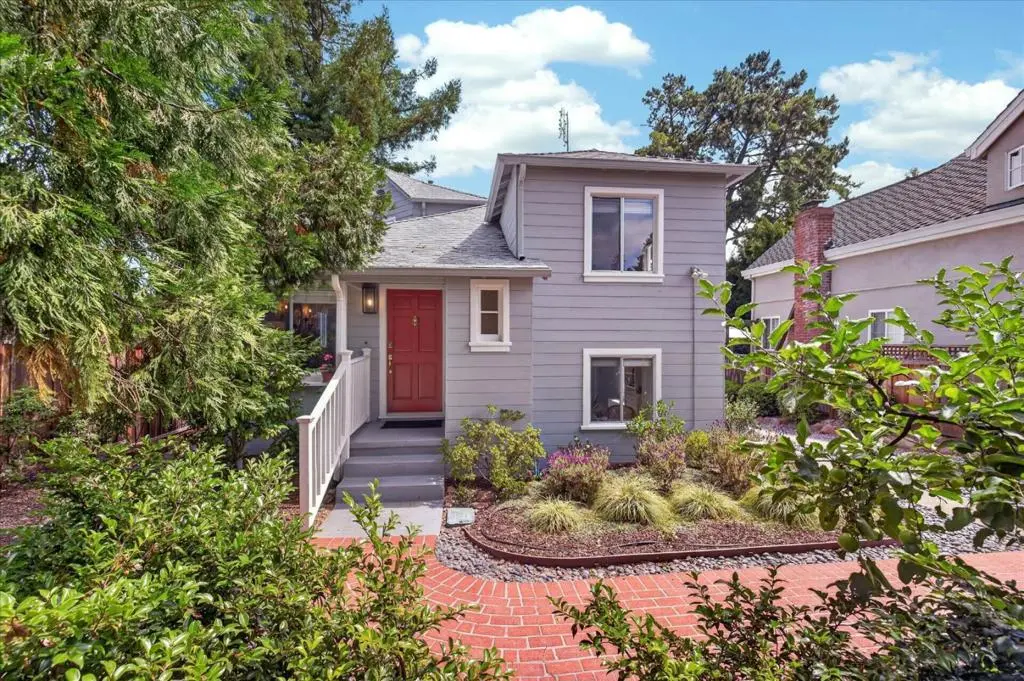 Single Family Residence for sale at 3723 Alameda De Las Pulgas, Menlo Park, CA featuring 3 beds and 3 baths