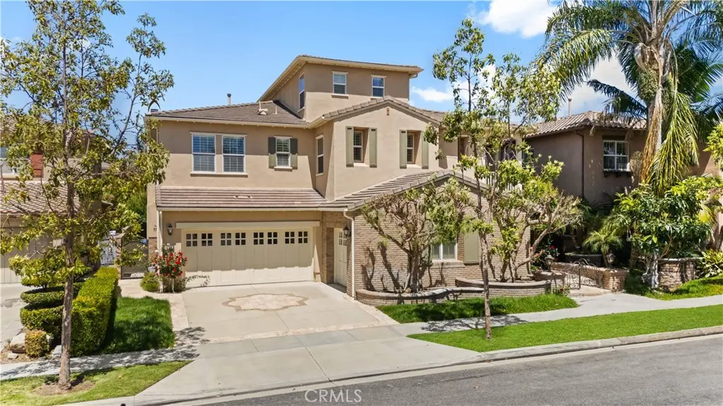 Residential Lease for rent at 29 Antique Rose, Irvine, Orange County, CA featuring 5 beds and 6 baths
