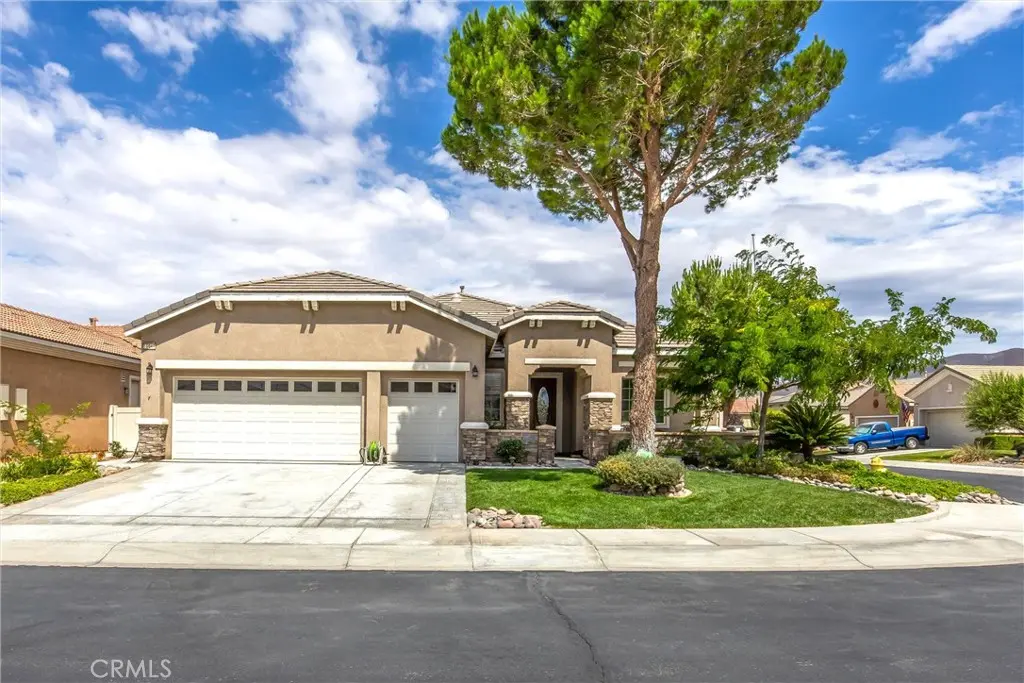 10041 El Dorado, Apple Valley, CA — listing photo 1