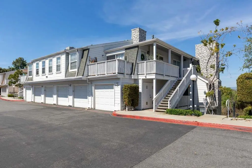 5064 Via Manos B, Oceanside, CA — listing photo 1