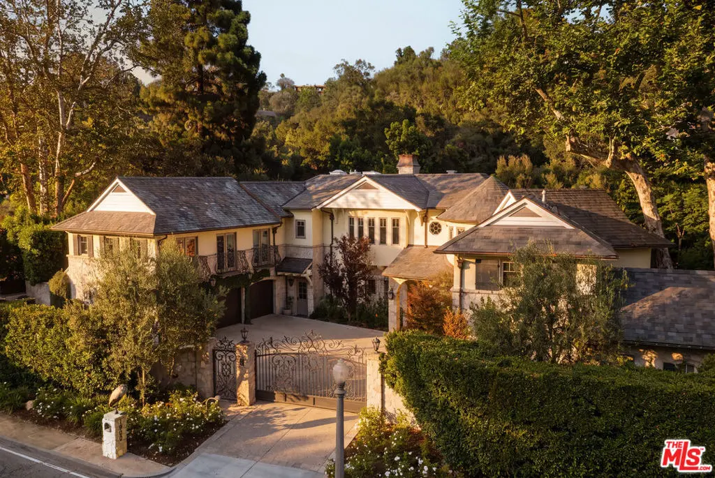 Single Family Residence for sale at 1900 Mandeville Canyon Road, Los Angeles, CA featuring 6 beds and 8 baths